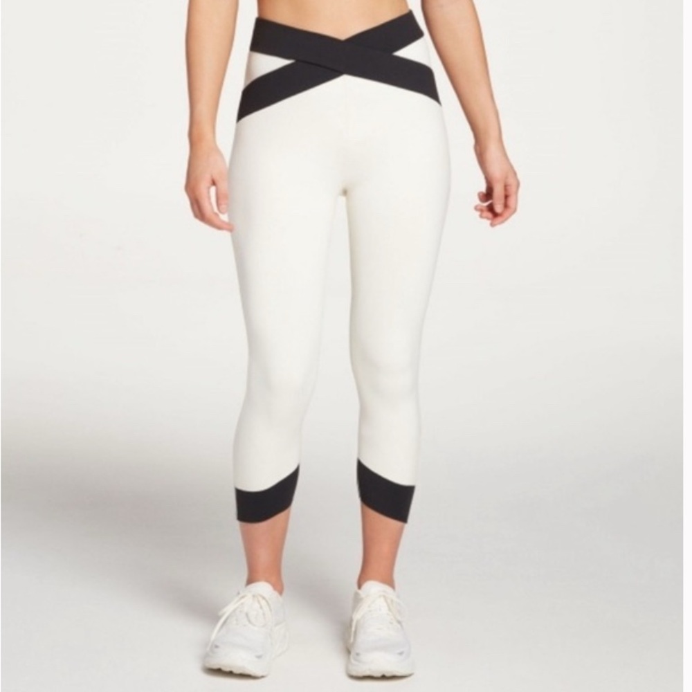 Calia Essentials Cross Capri